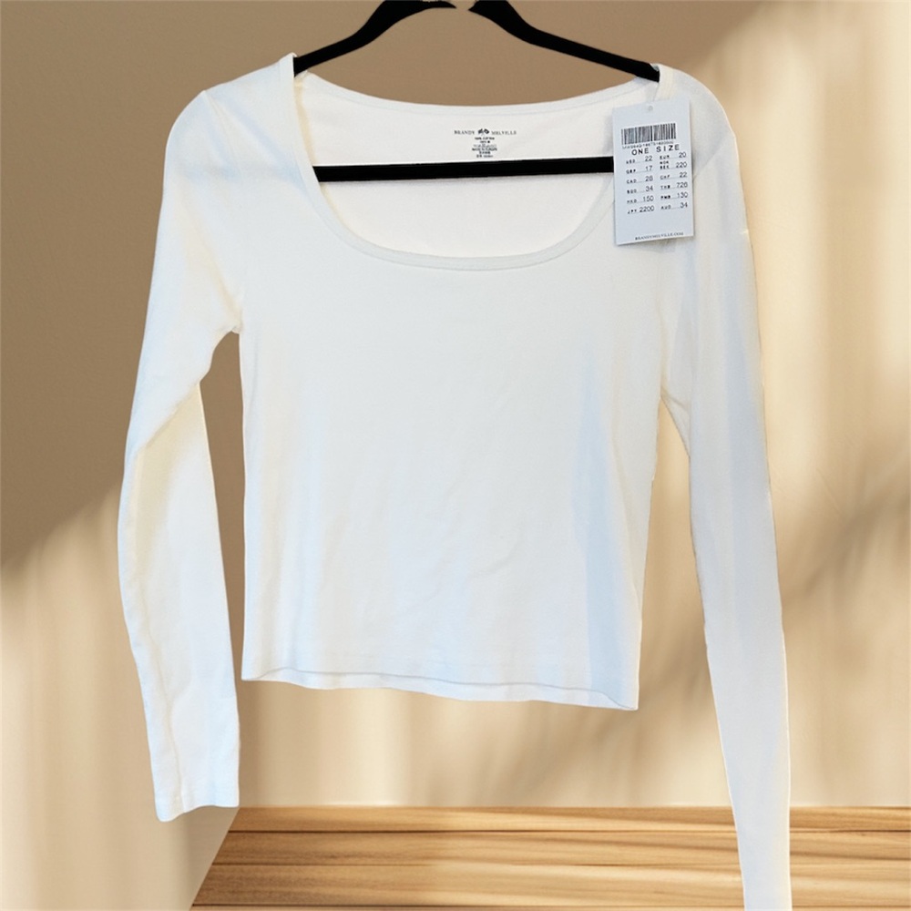 NWT Brandy Melville Classic Cotton White Long Sleeve Scoop Neck Basic Tee O/S